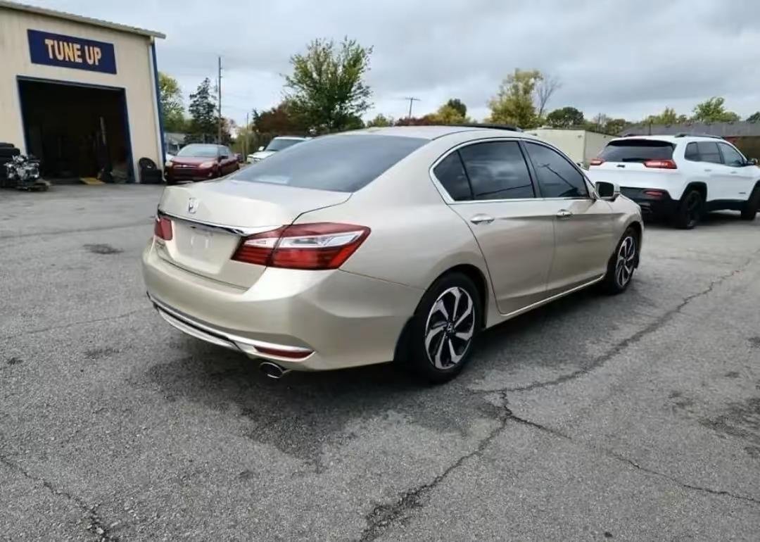 2015 Honda Accord - Image 4
