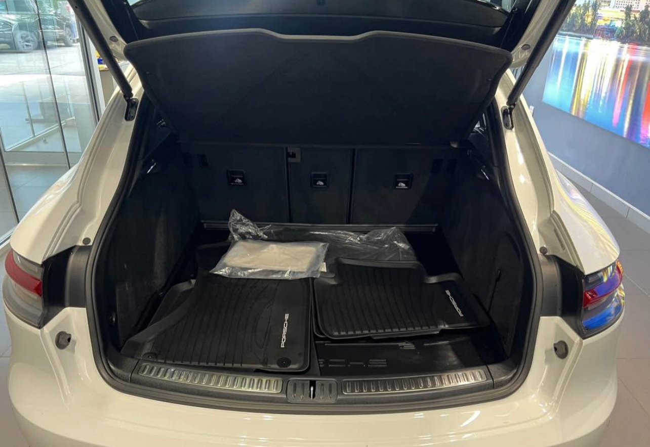 2022 Porsche Macan • S Sport Utility 4D - Image 6